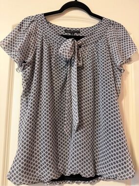 Sara Michelle Black and White Printed Tie-Front Flutter Sleeve Blouse